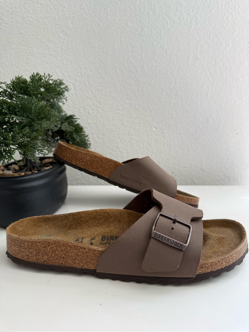 Birkenstock Catalina women size 10 Brown Single Strap Slide Sandals - Picture 9 of 14